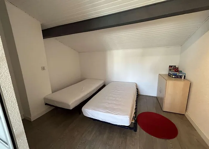 T2 Climatise Avec Garage Et Terrasse Au Grau-du-roi, 6 Couchages, Proche - Fr-1-250-267 Apartman
