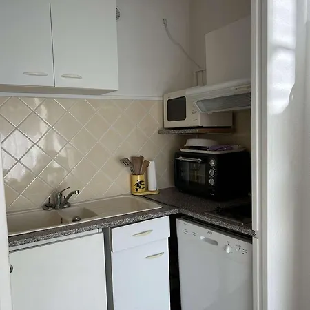 T2 Climatisé Avec Garage Et Terrasse Au Grau-du-roi, 6 Couchages, Proche - Fr-1-250-267