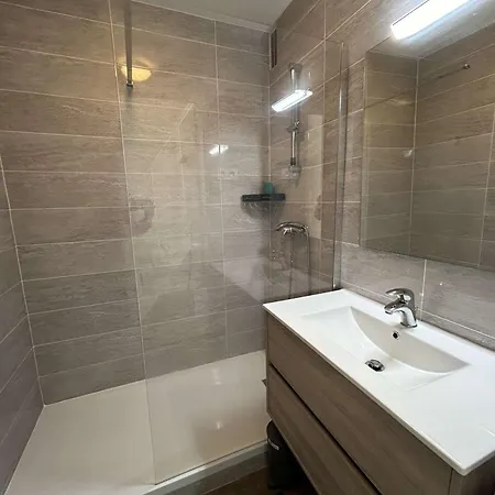 T2 Climatisé Avec Garage Et Terrasse Au Grau-du-roi, 6 Couchages, Proche - Fr-1-250-267 Appartement