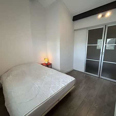 T2 Climatisé Avec Garage Et Terrasse Au Grau-du-roi, 6 Couchages, Proche - Fr-1-250-267 Appartement *